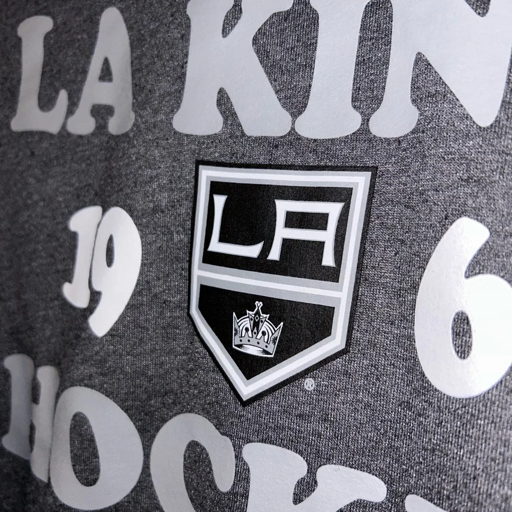 👑🏒🏟️ Los Angeles Kings NHL Hockey Marquee Stadium Hoodie 🏟️🥅🏒👑 - Picture 9 of 13